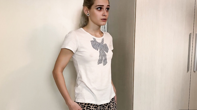 Красивая русская служанка дала в анал непростому работодателю