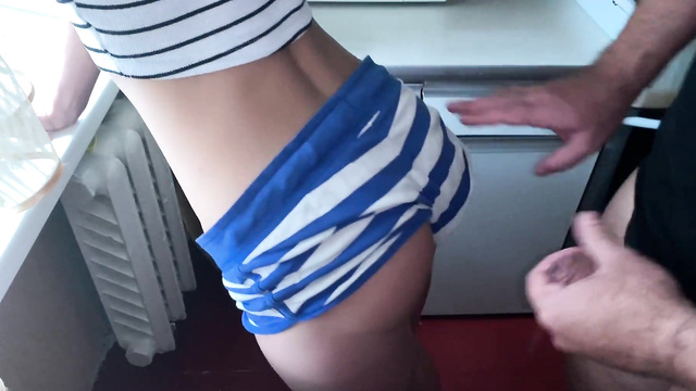 Напористый муж поставил раком и занялся анальным сексом с любимой женой