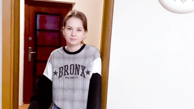 Сводная сестра оценила вкус коктейля со свежей спермой