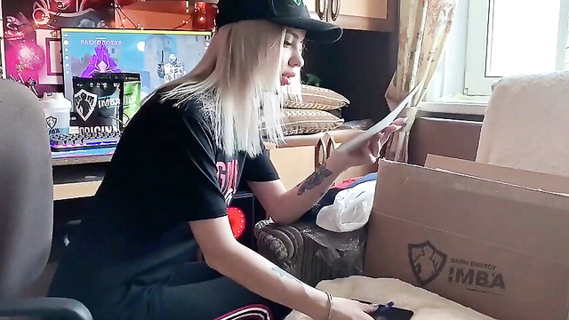 Курьерша сделала все возможное, чтобы сохранить место работы