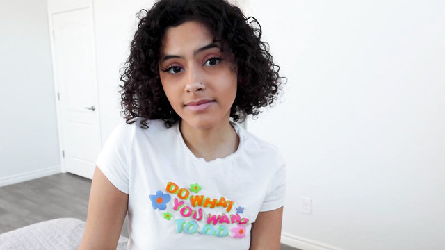 Подготовил сводную сестру к свиданию с парнем